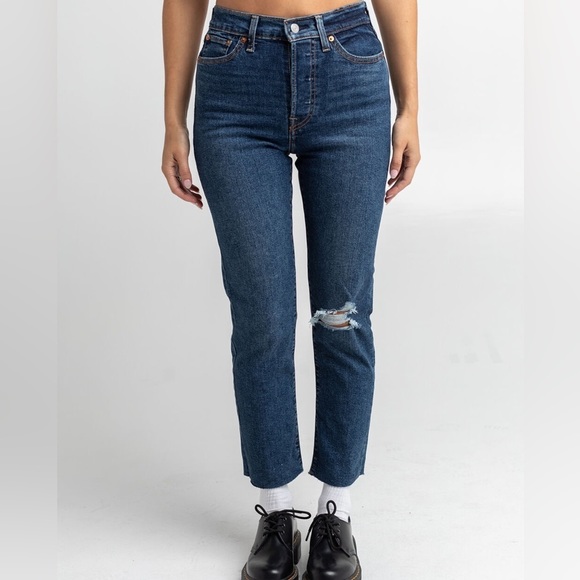 Levi's Denim - Levi’s Wedgie Straight busted knee raw hem button fly jeans - size 29.